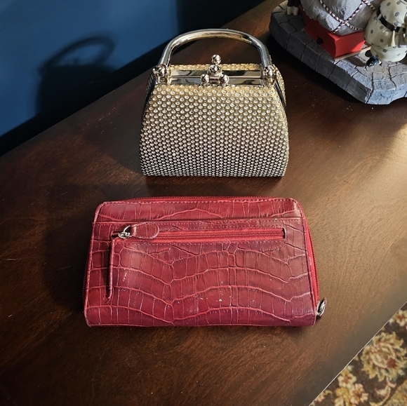 Small Handbag & Large Wallet - Picture 2 of 10